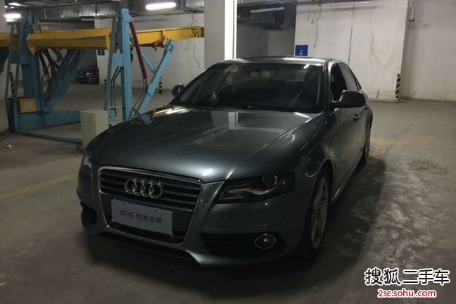 奥迪A4L2010款2.0TFSI 运动型