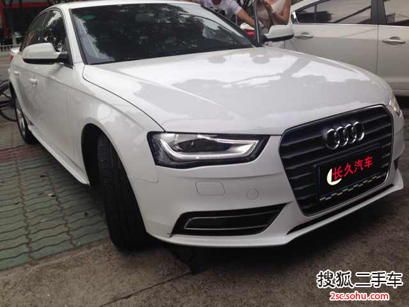 奥迪A4L2013款30 TFSI(1.8T)自动舒适型