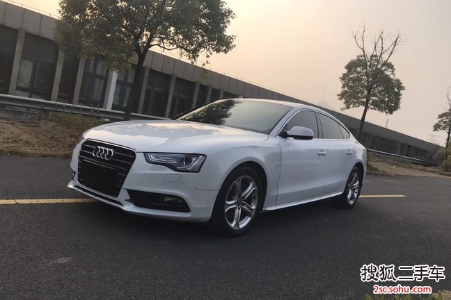 奥迪A5双门2016款45 TFSI 舒适型