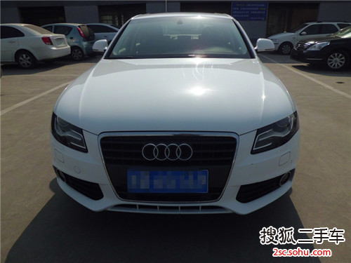 奥迪A4L2013款35 TFSI(2.0T)自动豪华型