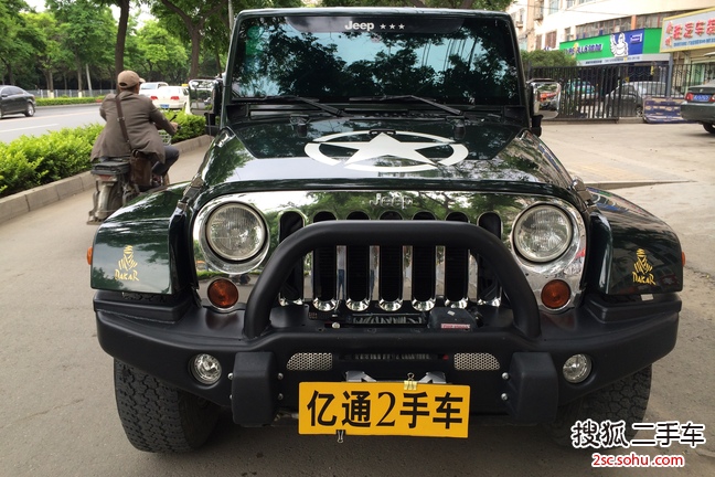 Jeep牧马人四门版2010款3.8L 撒哈拉