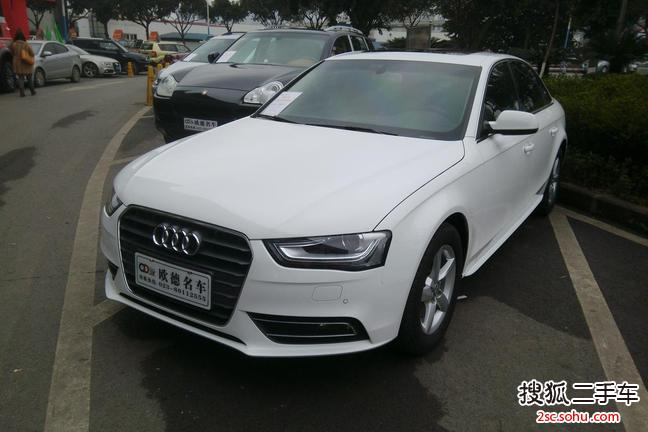 奥迪A4L35 TFSI(2.0T)自动舒适型