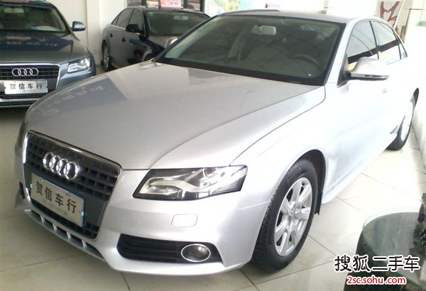 奥迪A4L2010款2.0TFSI 标准型