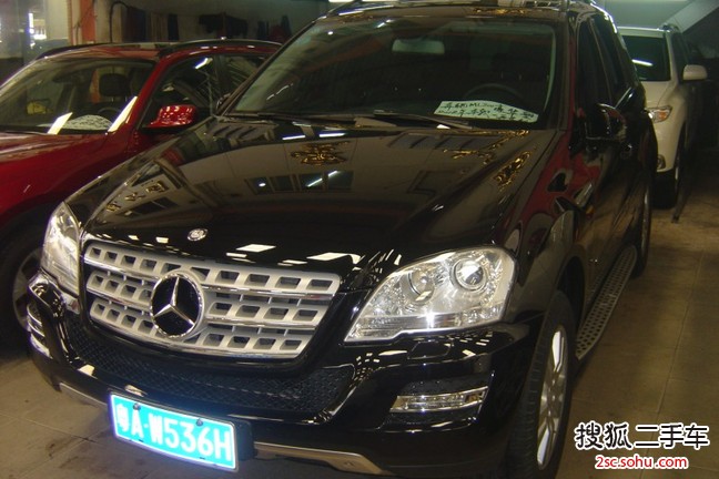 奔驰M级ML300 4MATIC