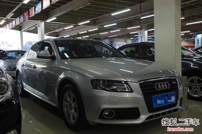 奥迪A4L2.0TFSI 标准型