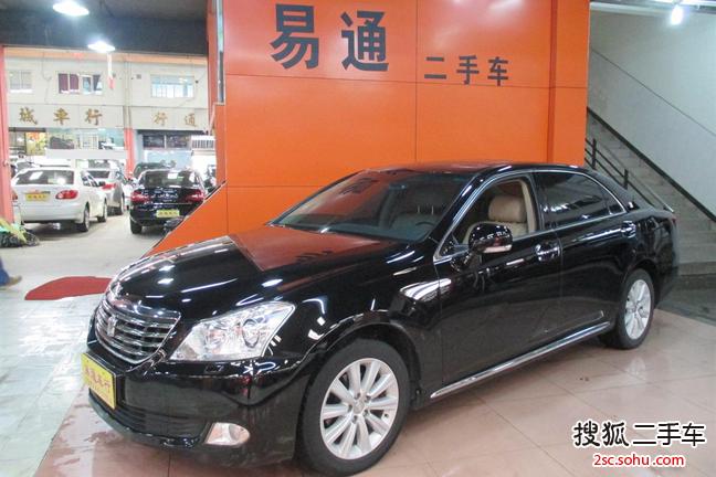 丰田皇冠2011款2.5L Royal 真皮天窗特别版