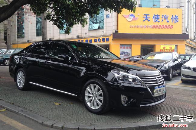 丰田皇冠2012款V6 2.5 Royal Saloon尊贵