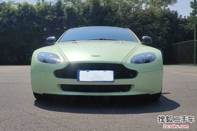 阿斯顿马丁V8 Vantage2011款4.7 Sportshift Coupe