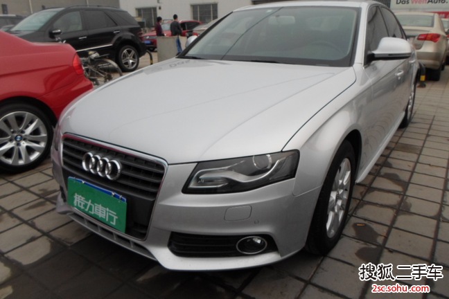 奥迪A4L2011款2.0TFSI 标准型