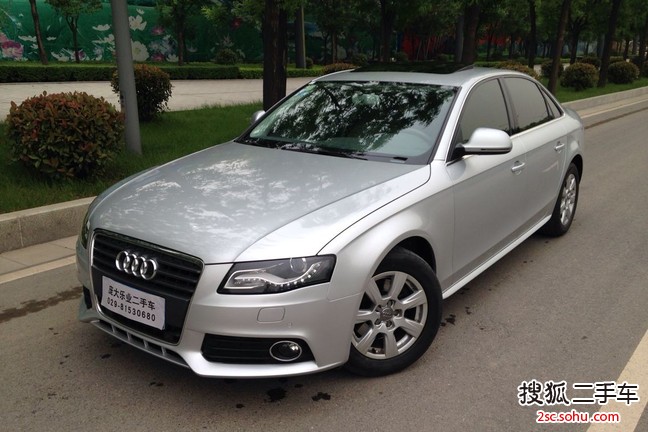 奥迪A4L2012款2.0TFSI 标准型