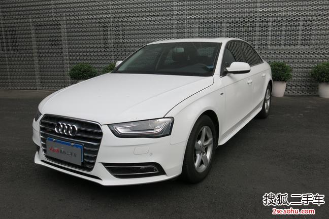 奥迪A4L2013款35 TFSI(2.0T)自动标准型