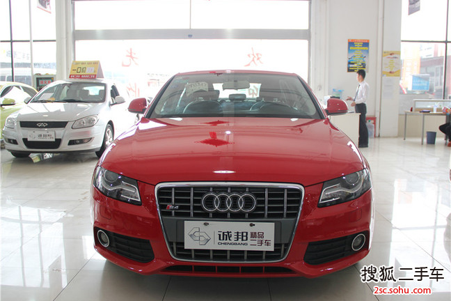 奥迪A4L2011款2.0TFSI 标准型