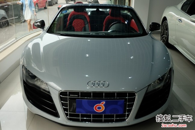 奥迪R82011款Spyder 5.2 FSI quattro