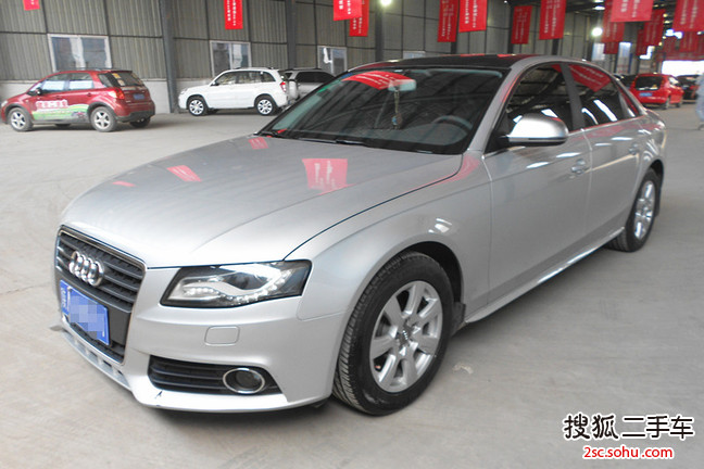 奥迪A4L2011款2.0TFSI 标准型