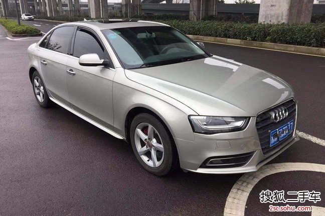 奥迪A4L2015款35 TFSI 自动舒适型