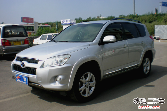 丰田RAV42012款2.4L 自动至臻导航版