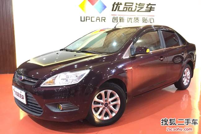 福特福克斯三厢2013款三厢经典 1.8L 手动基本型