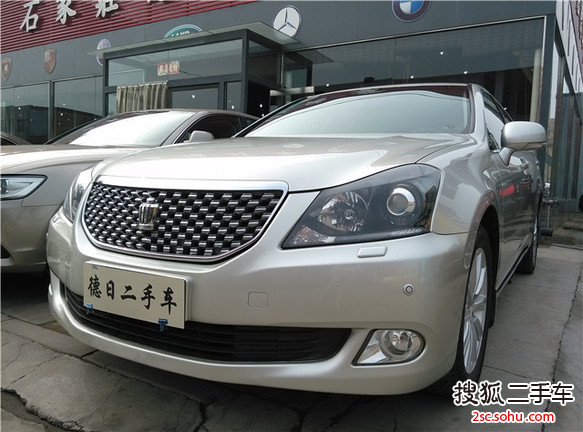 丰田皇冠2011款2.5L Royal 真皮天窗特别版