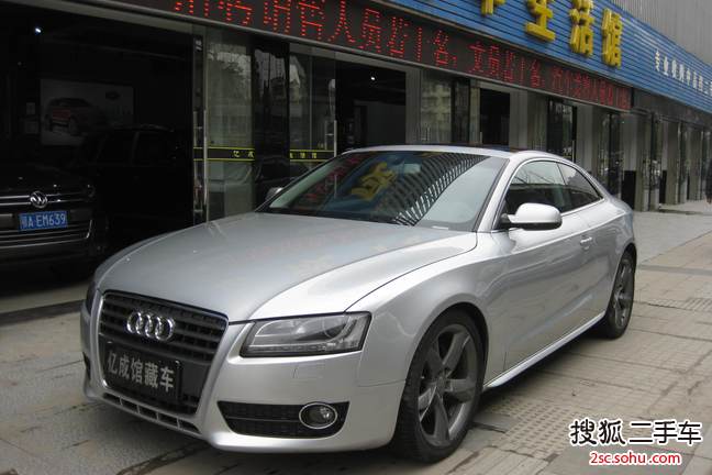 奥迪A5双门2010款2.0TFSI 舒适版