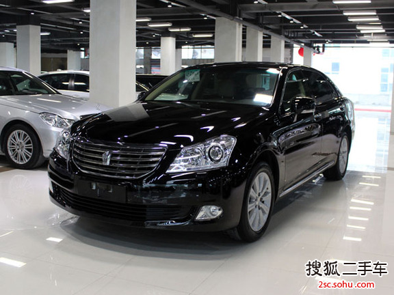 丰田皇冠2010款2.5L Royal 真皮天窗版