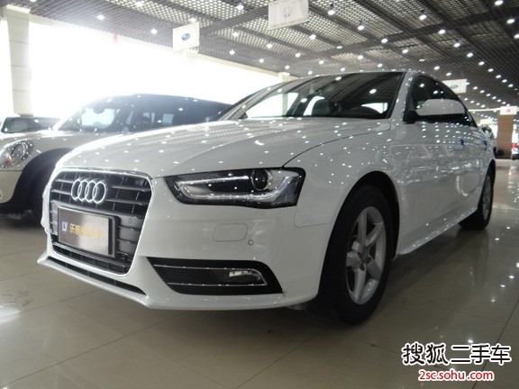 奥迪A4L2013款35 TFSI 自动标准型