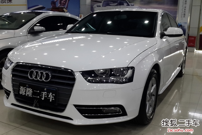 奥迪A4L2013款30 TFSI 自动舒适型