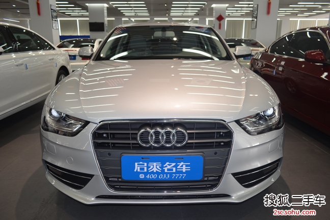 奥迪A4L2013款35 TFSI(2.0T)自动舒适型