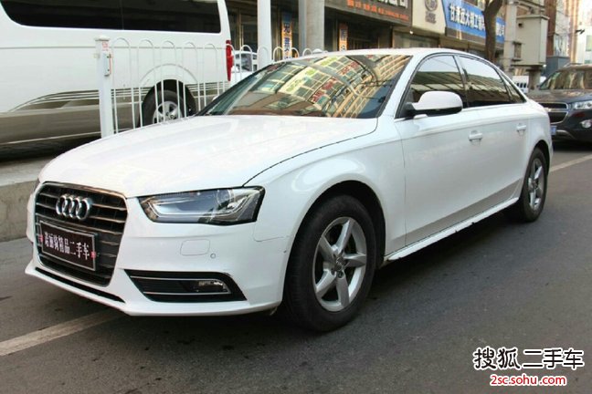 奥迪A4L2013款35 TFSI 自动标准型