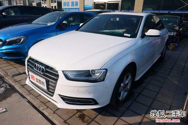 奥迪A4L2013款30 TFSI 自动舒适型