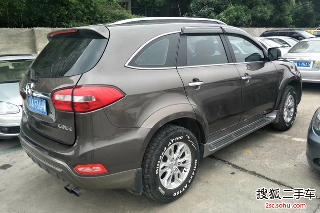 4t 两驱自动柴油豪华天窗版7座 8.