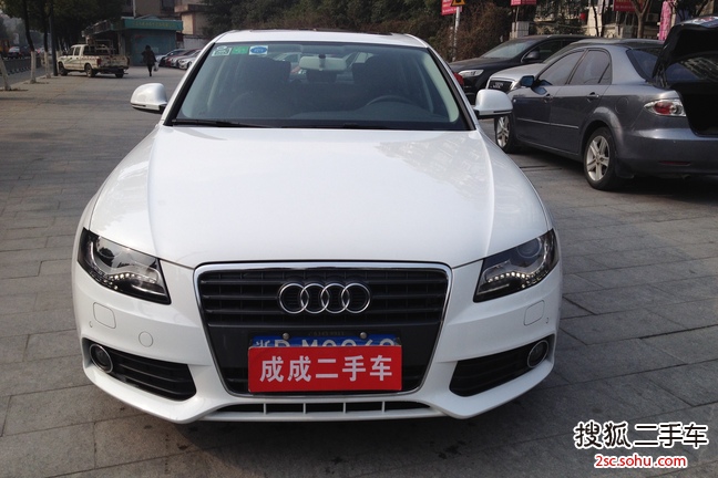 奥迪A4L2011款2.0TFSI 标准型