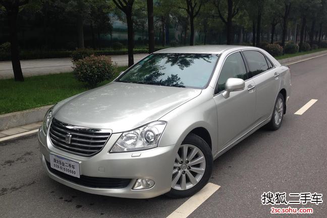 丰田皇冠2010款V6 2.5L Royal 真皮版 