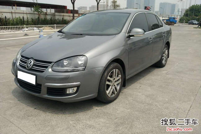 大众速腾2011款1.6L 手动时尚型