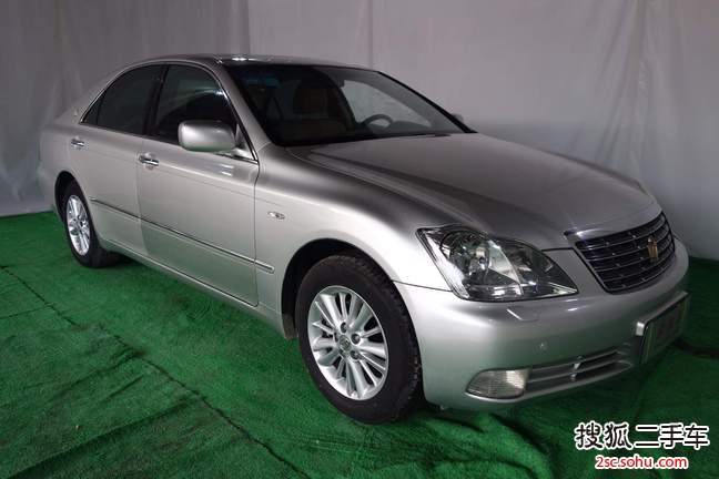 丰田皇冠2006款2.5L Royal 真皮版