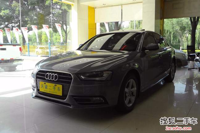 奥迪A4L2013款35 TFSI 自动舒适型