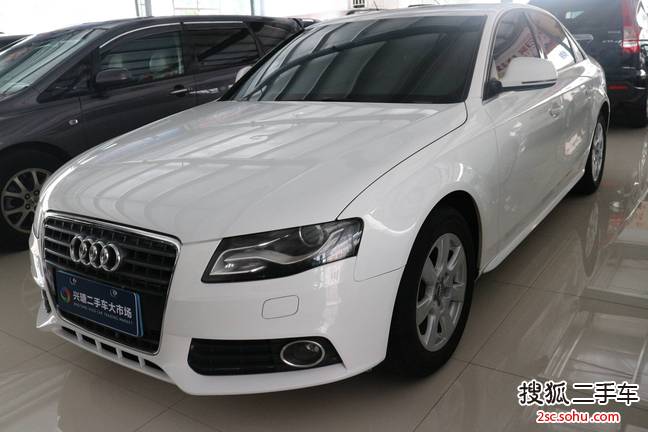 奥迪A4L2011款2.0TFSI 标准型