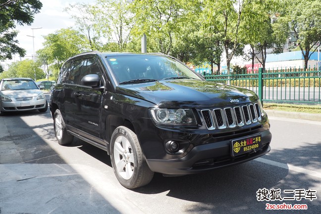 Jeep指南者2014款改款 2.0L 两驱进取版