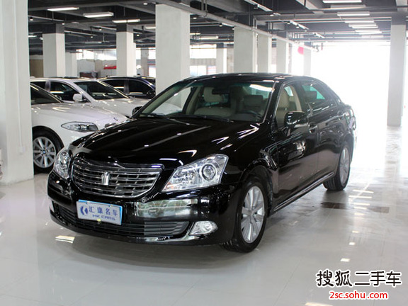 丰田皇冠2010款2.5L Royal 真皮天窗版 