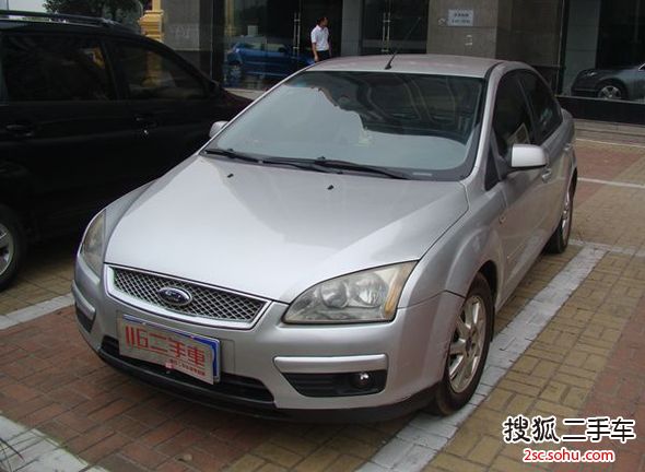 福特福克斯三厢2006款1.8L 手动经典型