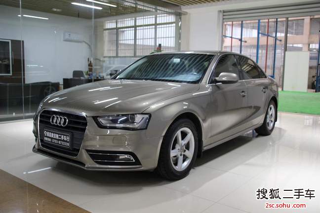 奥迪A4L2013款35 TFSI 自动标准型