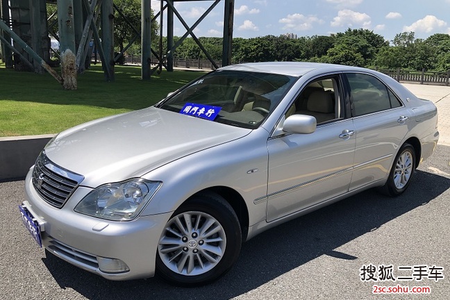 丰田皇冠2007款2.5L Royal 真皮版