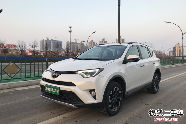 丰田RAV4荣放2016款荣放 2.5L 自动四驱尊贵版