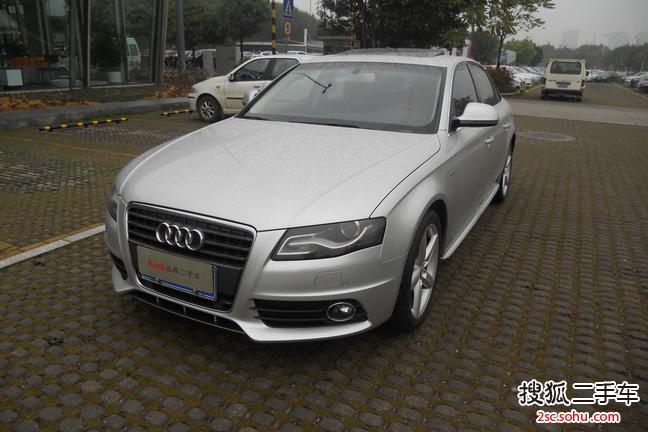 奥迪A4L2012款2.0TFSI 运动型