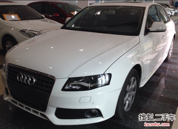 奥迪A4L2011款2.0TFSI 舒适型