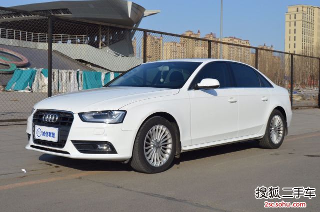 奥迪A4L2013款35 TFSI 自动豪华型