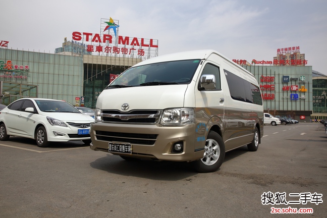 丰田HIACE2011款2.7L 自动豪华版13座