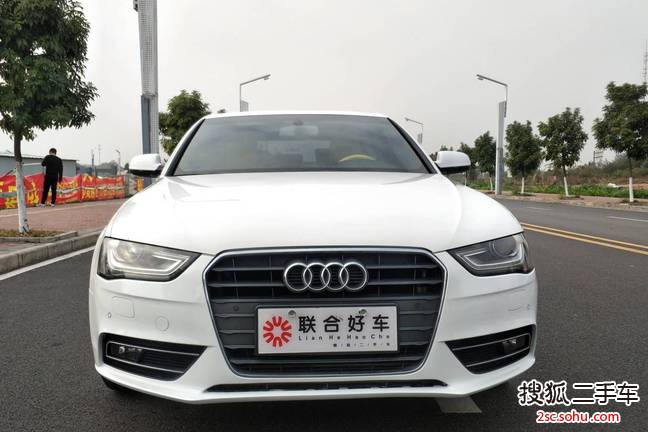 奥迪A4L2015款35 TFSI 自动标准型