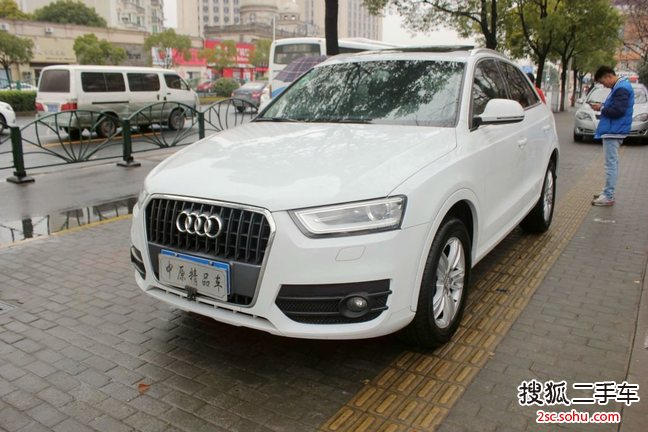 奥迪Q32013款35 TFSI 全时四驱豪华型