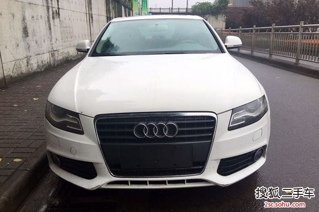 奥迪A4L2011款2.0TFSI 舒适型