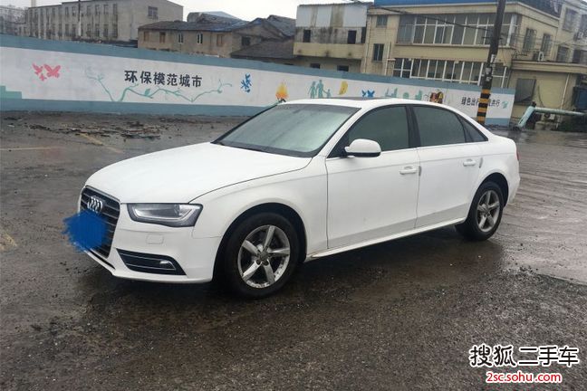 奥迪A4L2013款30 TFSI 自动舒适型